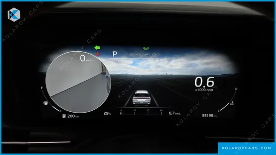 KIA CARNIVAL GASOLINE 7-SEATER SIGNATURE