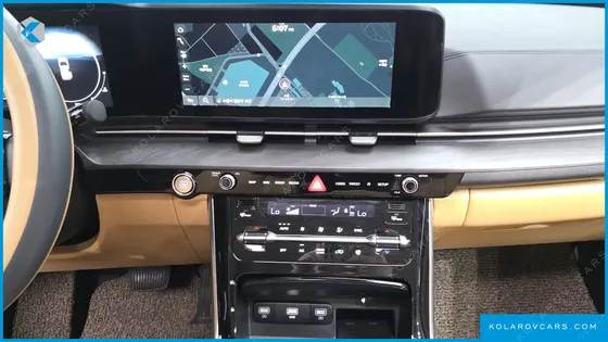 KIA CARNIVAL GASOLINE 7-SEATER SIGNATURE