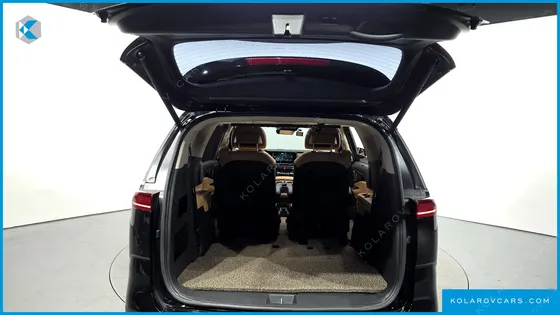 KIA CARNIVAL GASOLINE 7-SEATER SIGNATURE