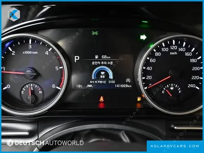 KIA CARNIVAL DIESEL 9-SEATER PRESTIGE
