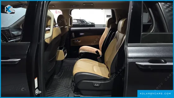 KIA CARNIVAL GASOLINE 9-SEATER SIGNATURE