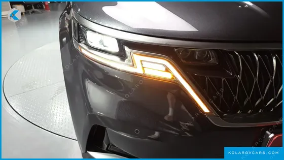 KIA CARNIVAL GASOLINE 9-SEATER SIGNATURE