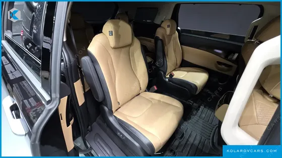 KIA CARNIVAL GASOLINE 9-SEATER SIGNATURE