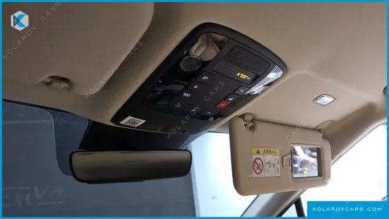 KIA CARNIVAL GASOLINE 9-SEATER SIGNATURE