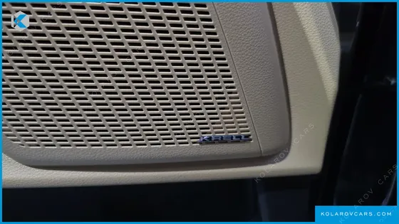 KIA CARNIVAL GASOLINE 9-SEATER SIGNATURE