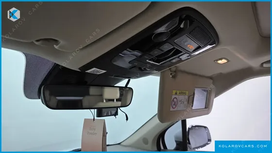 KIA CARNIVAL DIESEL 9-SEATER SIGNATURE