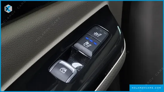 KIA CARNIVAL DIESEL 9-SEATER SIGNATURE