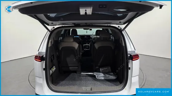 KIA CARNIVAL DIESEL 9-SEATER SIGNATURE