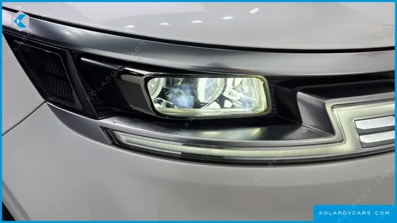 KIA CARNIVAL DIESEL 9-SEATER SIGNATURE