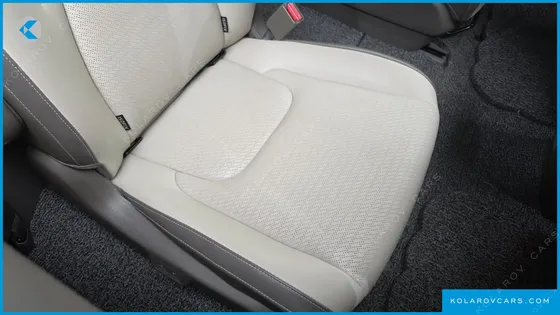 KIA CARNIVAL DIESEL 9-SEATER SIGNATURE
