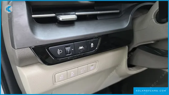 KIA CARNIVAL DIESEL 9-SEATER SIGNATURE