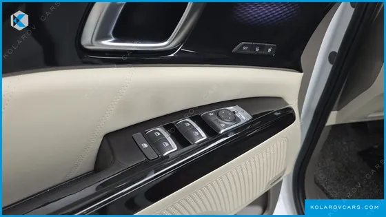 KIA CARNIVAL 9-SEATER HI-LIMOUSINE