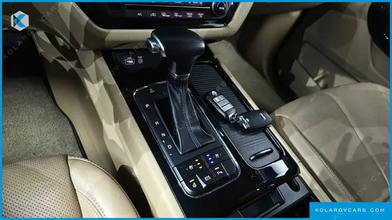 KIA CARNIVAL 9-SEATER NOBLESSE