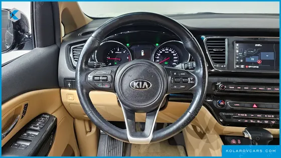 KIA CARNIVAL 9-SEATER NOBLESSE