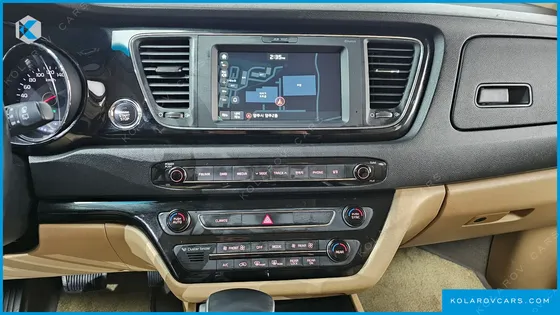 KIA CARNIVAL 9-SEATER NOBLESSE