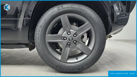 LAND ROVER DEFENDER 110 P300 X-DYNAMIC SE