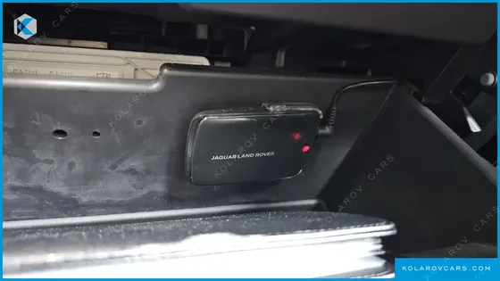 LAND ROVER DEFENDER 110 P300 X-DYNAMIC SE