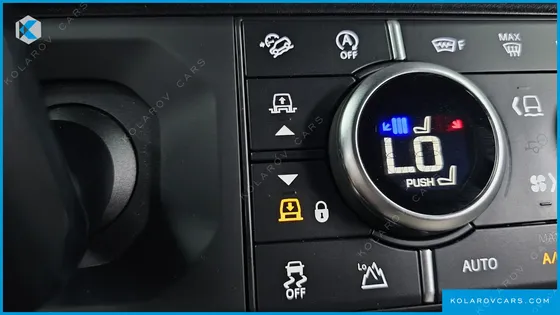 LAND ROVER DEFENDER 110 P300 X-DYNAMIC SE