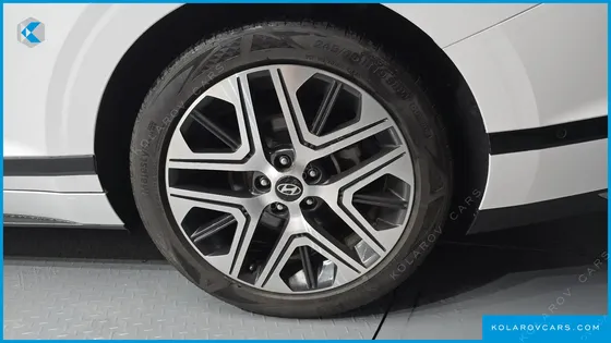 HYUNDAI GRANDEUR 2,5 GASOLINE 2WD