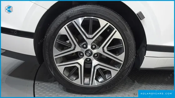 HYUNDAI GRANDEUR 2,5 GASOLINE 2WD