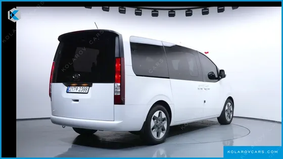 HYUNDAI STARIA 4WD TOURER 9-SEATER