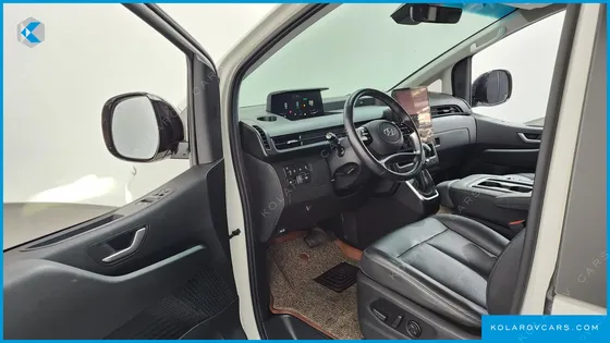 HYUNDAI STARIA 4WD TOURER 9-SEATER