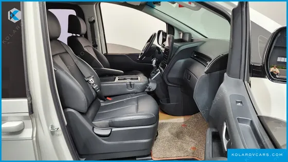 HYUNDAI STARIA 4WD TOURER 9-SEATER
