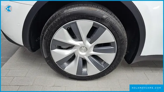 TESLA MODEL Y LONG RANGE AWD