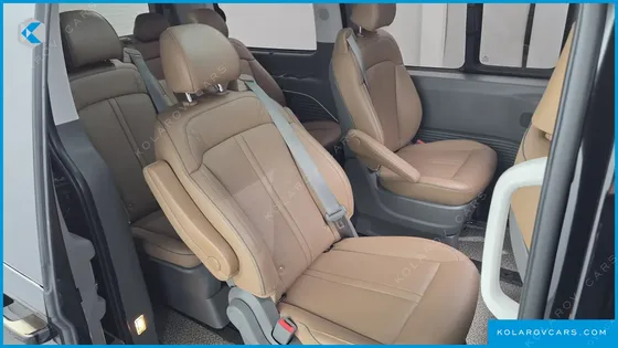 HYUNDAI STARIA LOUNGE 9-SEATER