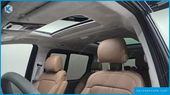 HYUNDAI STARIA LOUNGE 9-SEATER