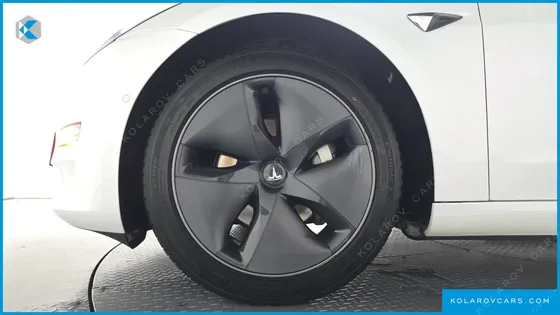 TESLA MODEL 3 STANDARD RANGE PLUE RWD