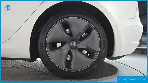 TESLA MODEL 3 STANDARD RANGE PLUE RWD