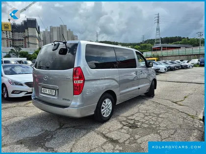 HYUNDAI STAREX VAN 3-SEATER