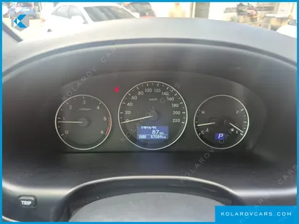 HYUNDAI STAREX VAN 3-SEATER