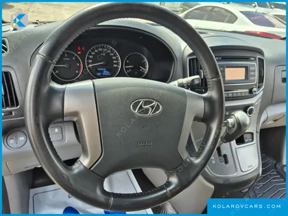 HYUNDAI STAREX VAN 3-SEATER