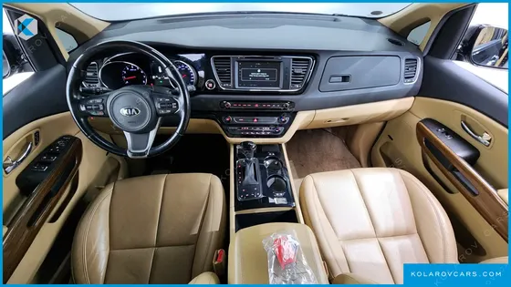 KIA CARNIVAL GASOLINE 7-SEATER HI-LIMOUSINE