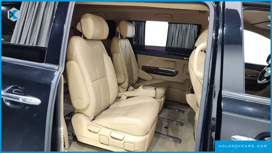 KIA CARNIVAL GASOLINE 7-SEATER HI-LIMOUSINE