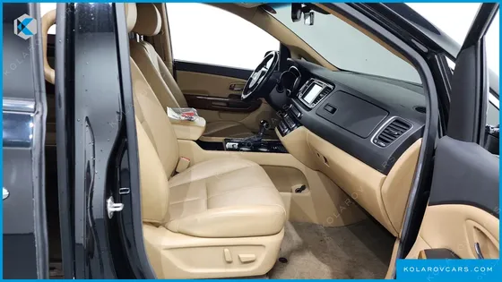 KIA CARNIVAL GASOLINE 7-SEATER HI-LIMOUSINE