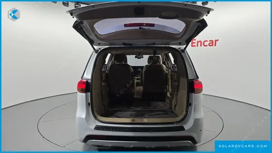 KIA CARNIVAL 7-SEATER LIMOUSINE