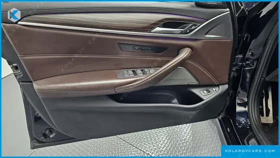 BMW 5 SERIES 530E M SPORT