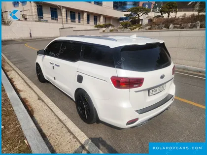 KIA CARNIVAL 9-SEATER NOBLESSE
