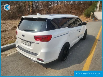 KIA CARNIVAL 9-SEATER NOBLESSE