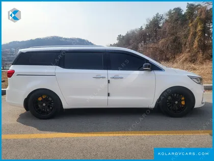 KIA CARNIVAL 9-SEATER NOBLESSE