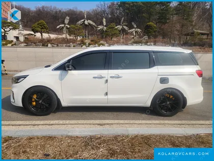 KIA CARNIVAL 9-SEATER NOBLESSE