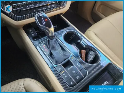 KIA CARNIVAL 9-SEATER NOBLESSE