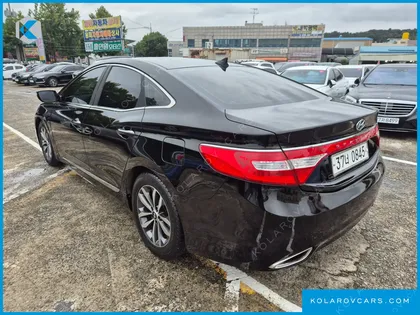 HYUNDAI GRANDEUR HG240 LUXURY