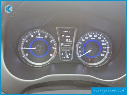 HYUNDAI GRANDEUR HG240 LUXURY