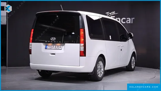 HYUNDAI STARIA TOURER 11-SEATER