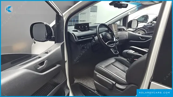 HYUNDAI STARIA TOURER 11-SEATER