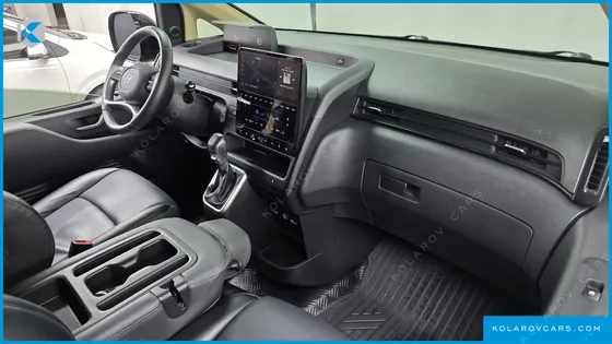 HYUNDAI STARIA CARGO 3-SEATER